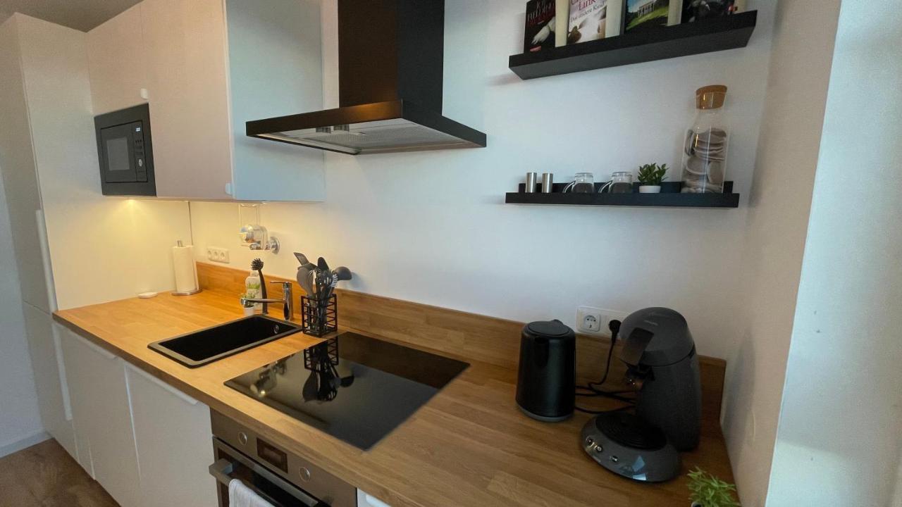 Moderne 2-Zimmer-Wohnung Mit Atemberaubender Skyline Aussicht Auf Frankfurt! Steinbach im Taunus Exterior foto